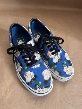 Vans Unisex Era Blue “Romantic Floral” Sneakers. Size M6.5/W8